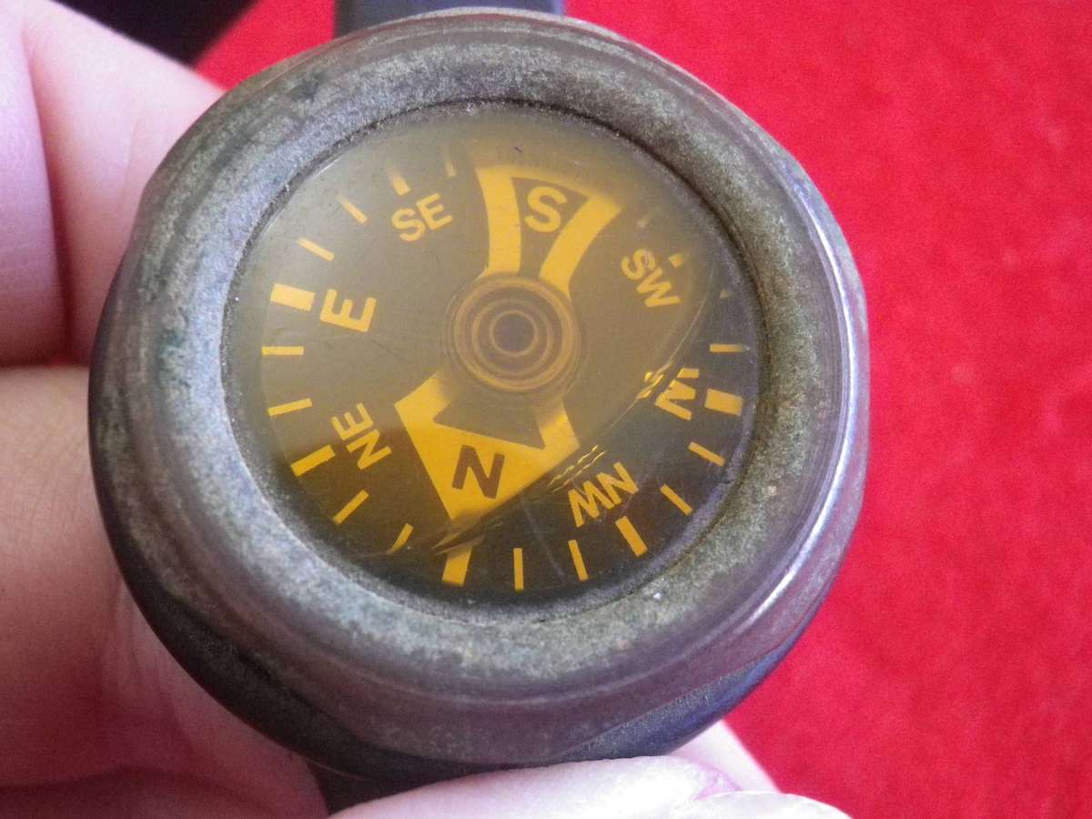 RHODESIAN SAS OPERATORS WRIST COMPASS - READ MORE BELOW    (269)