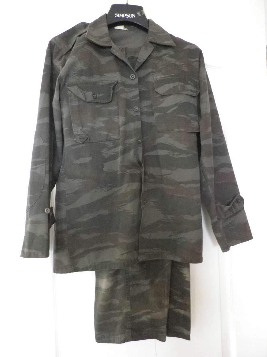 RHODESIAN BUSH WAR PICK UP - EX ZIRPA CAMMO LS SHIRT + TROUSERS - DARK PATT. SEE MORE BELOW  (8924)