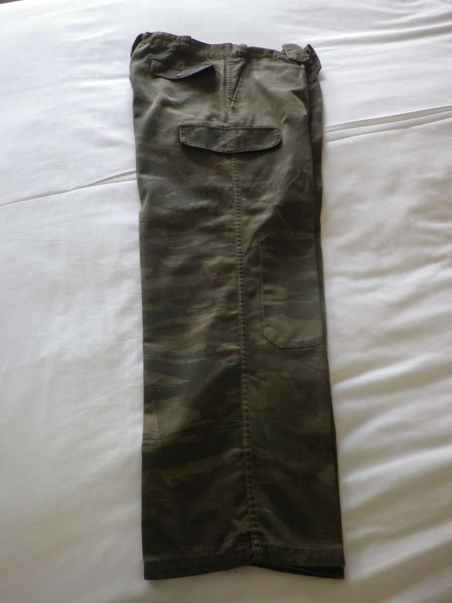 RHODESIAN BUSH WAR PICK UP - EX ZIRPA CAMMO LS SHIRT + TROUSERS - DARK PATT. SEE MORE BELOW  (8924)