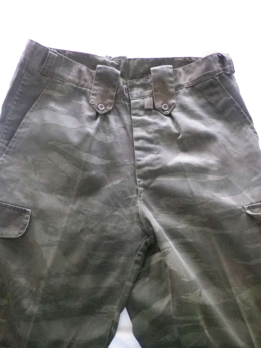 RHODESIAN BUSH WAR PICK UP - EX ZIRPA CAMMO LS SHIRT + TROUSERS - DARK PATT. SEE MORE BELOW  (8924)