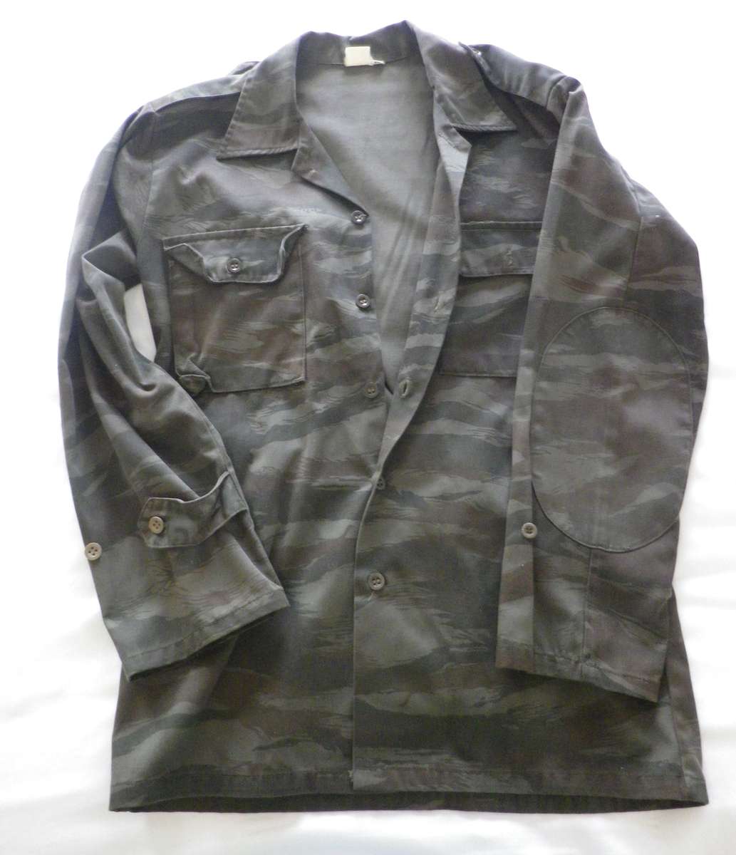 RHODESIAN BUSH WAR PICK UP - EX ZIRPA CAMMO LS SHIRT + TROUSERS - DARK PATT. SEE MORE BELOW  (8924)