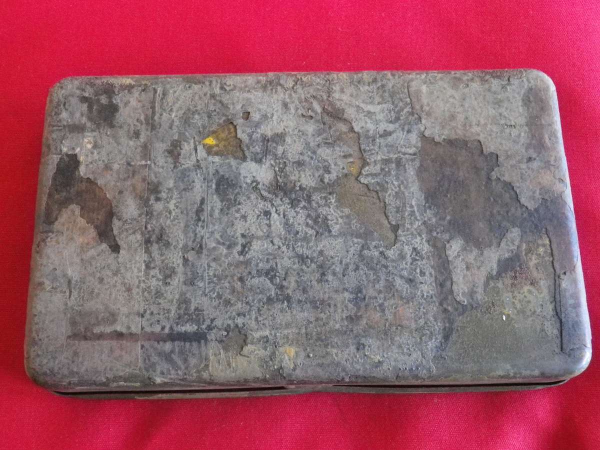 BOER WAR QUEEN VICTORIA GIFT TIN TO BRITISH TROOPS 1900 - CONDITION AS SEEN (4218)