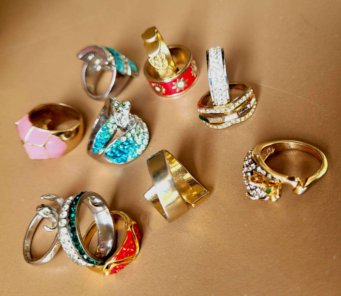 JOB-LOT Costume Jewellery. ( Bid Per Lot)