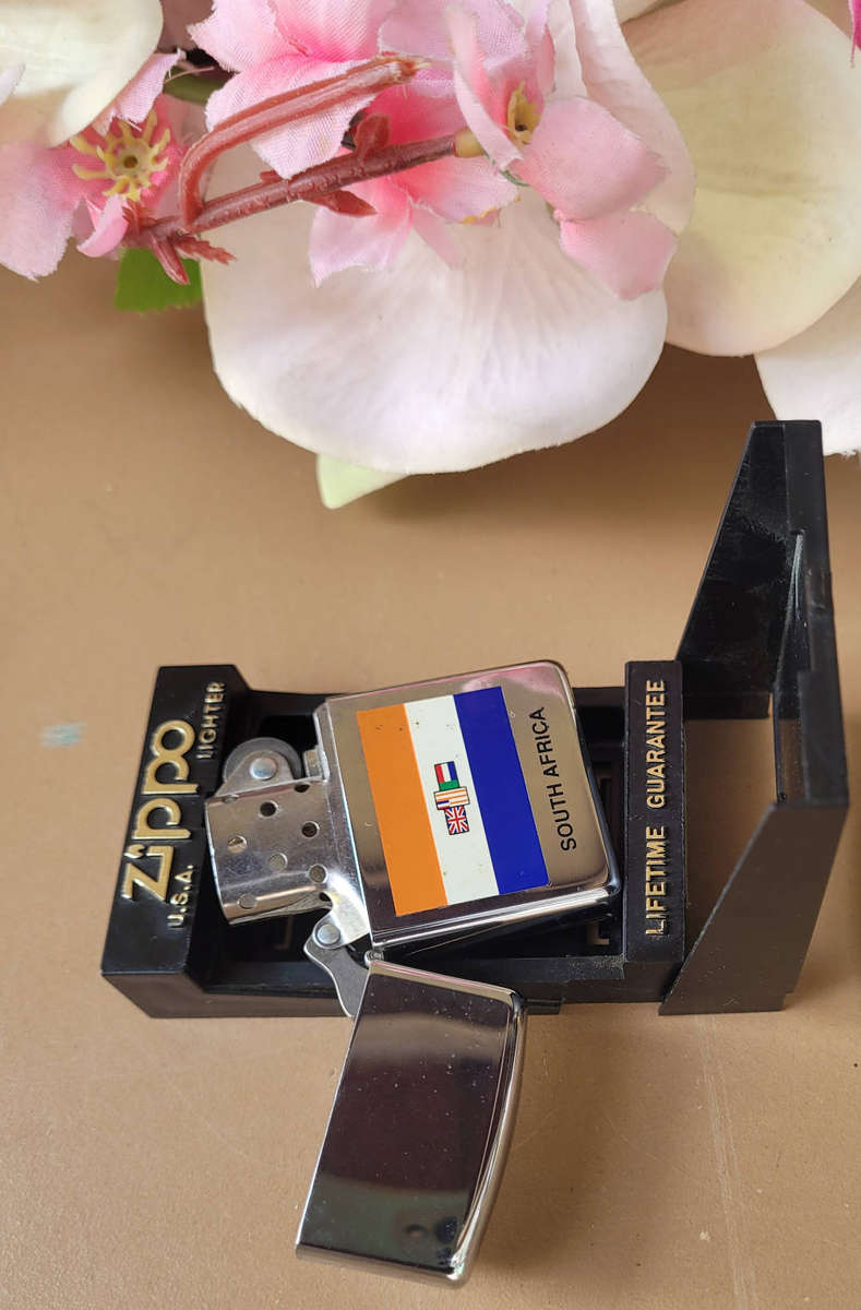 Vintage ZIPPO (USA) Semi-Collectable Lighter. (To be Refilled)