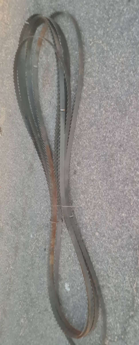 UNUSED... Industrial Band Saw Blades. Some Patches Of Storage Rust. 4.6m (L) x 13cm.  Bid Per Blade