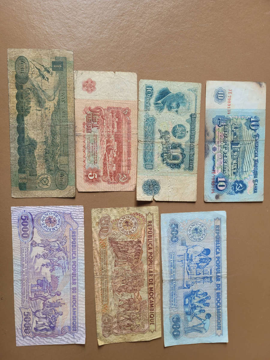 WORLD BANK NOTES #1 (As Pictured) Bid Per Lot