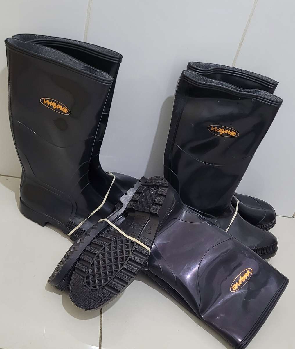 Weyne Size 9 Gum Boots - Bid Per Pair.