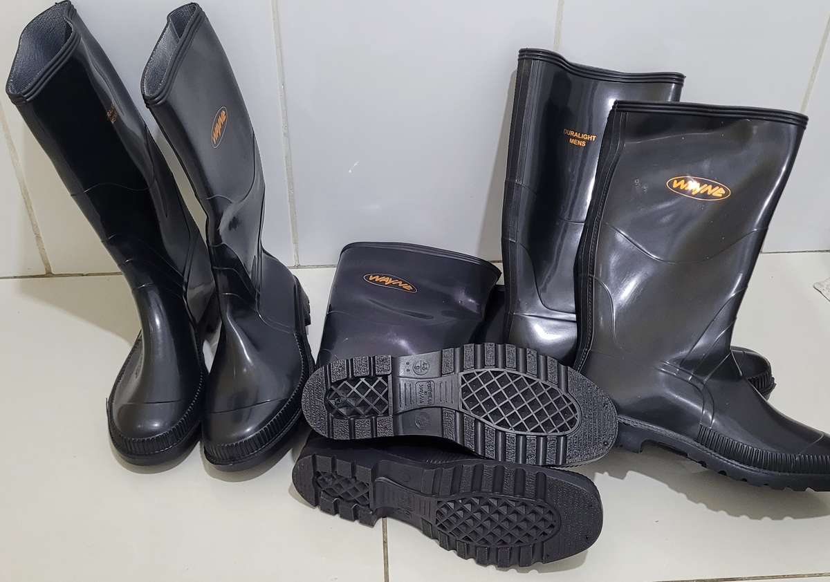 Weyne Size 9 Gum Boots - Bid Per Pair.
