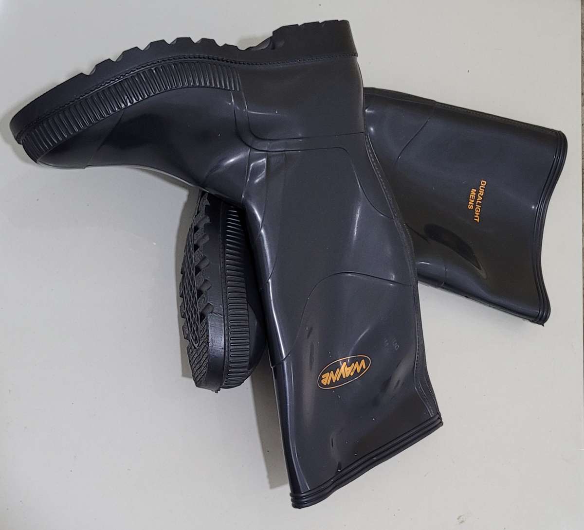 Weyne Size 9 Gum Boots - Bid Per Pair.