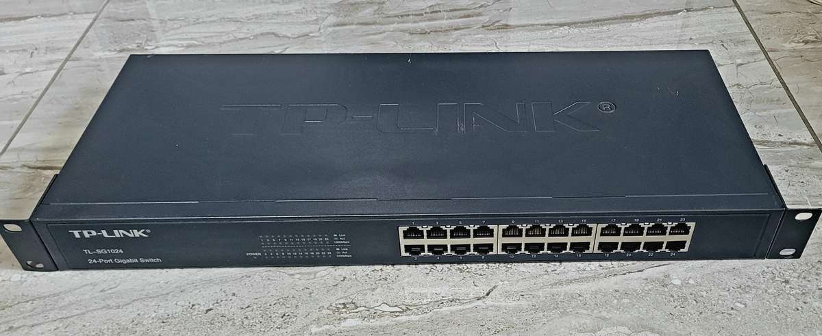 24-Port (3x6) TP Link Gigabit Switch (TL-SG1024)