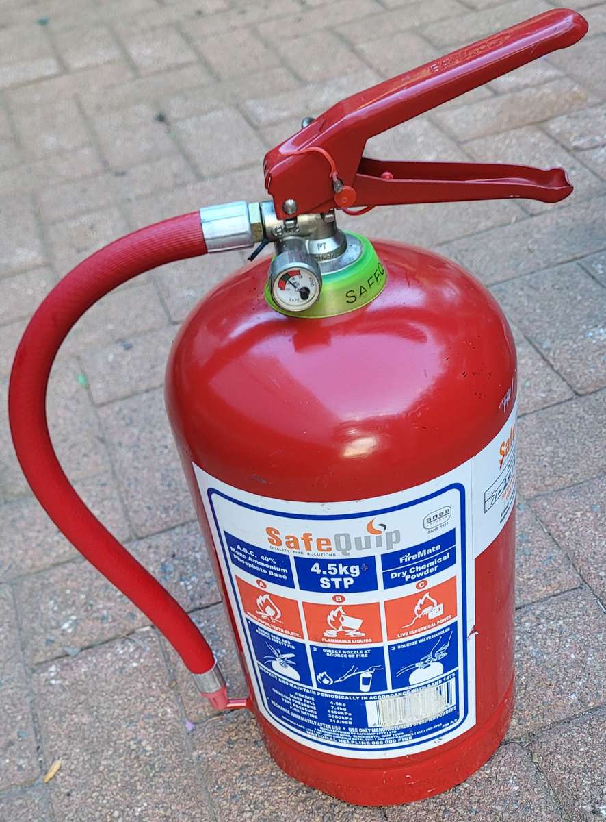 4.5 Kg FULL Fire Extinguisher. (No Clear Recharge Date).  Bid Per Piece