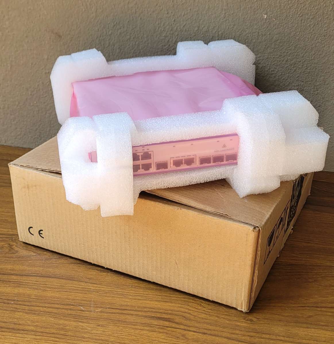 UNUSED Alcatel Lucent Omni-Switch. Powers On As Pictured. (06450-P10) SWITCH ONLY