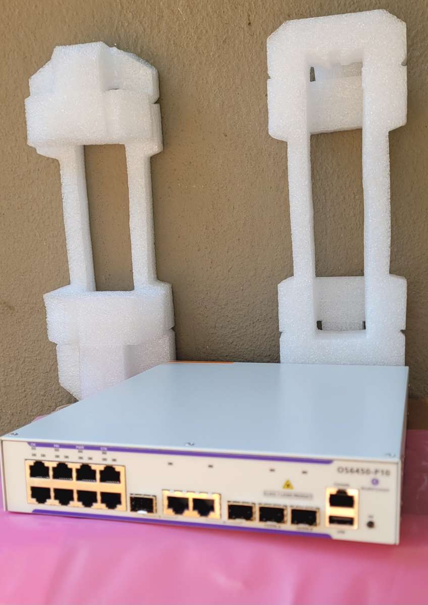 UNUSED Alcatel Lucent Omni-Switch. Powers On As Pictured. (06450-P10) SWITCH ONLY
