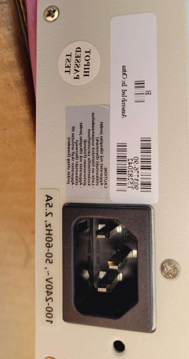 UNUSED Alcatel Lucent Omni-Switch. Powers On As Pictured. (06450-P10) SWITCH ONLY