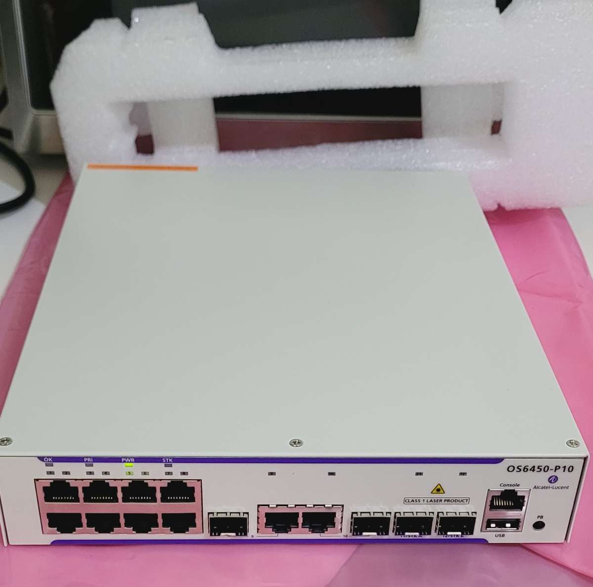 UNUSED Alcatel Lucent Omni-Switch. Powers On As Pictured. (06450-P10) SWITCH ONLY