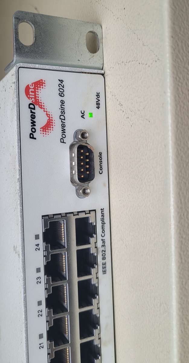 USED/Switching-On 24-Port PowerDsine 6024 Gigabit Switch. (Excludes Power Cable)