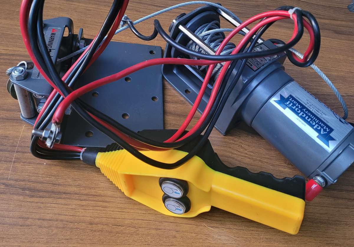 Hardly Used 2000w MAC Afric Winch (EWK2000)