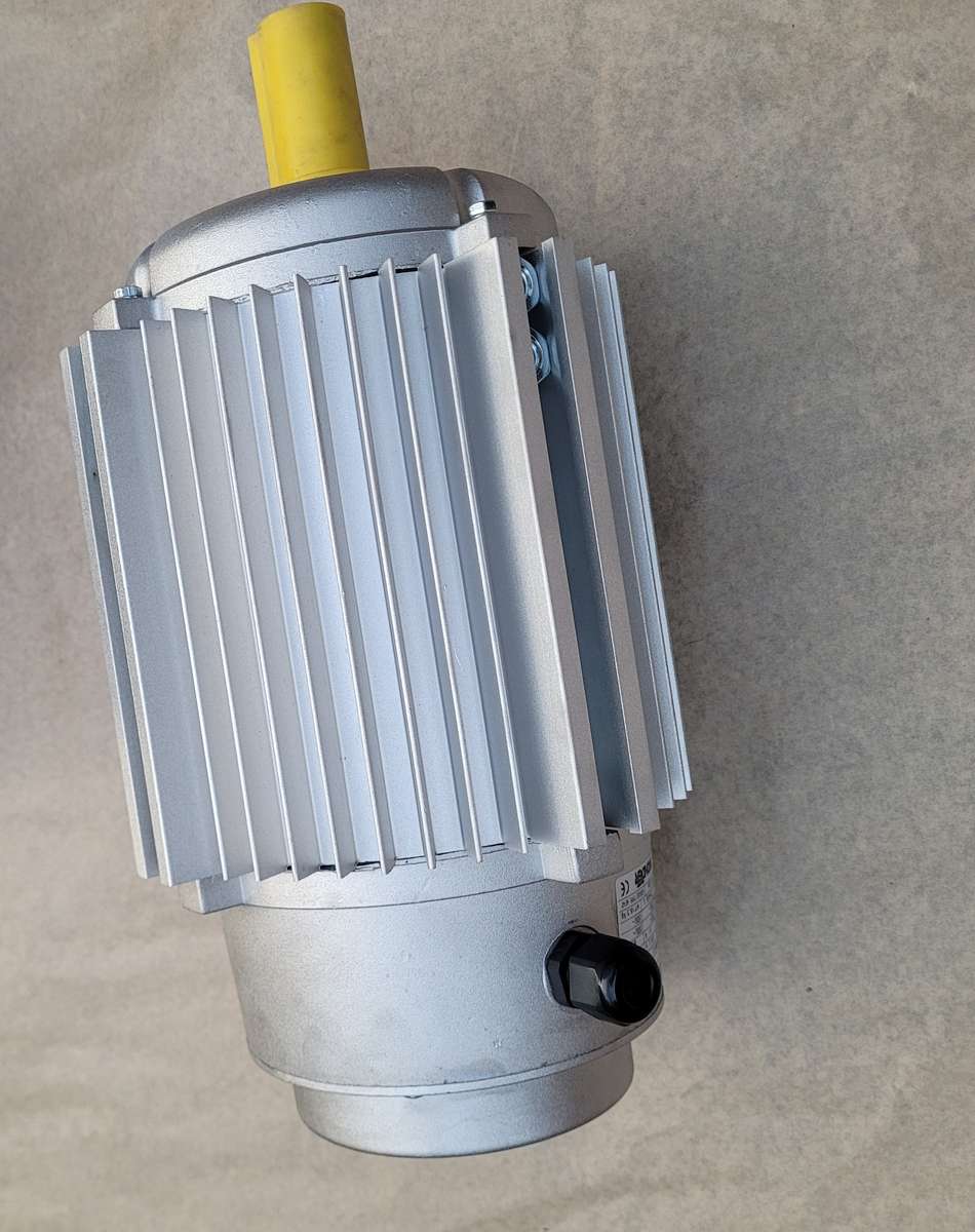 3Kw BRAND NEW, BOXED BMG 3-Phase Electric Motor