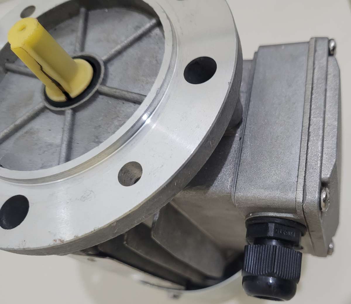 UNUSED 0.09Kw BMG 3-Phase Electric Motor. 0.12Hp, 1360 R/per Min