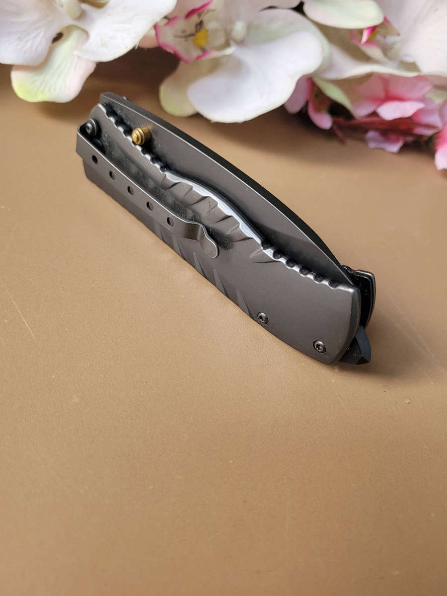 As Used...GERBER Unboxed PRESS-BUTTON Quality Pocket Knife