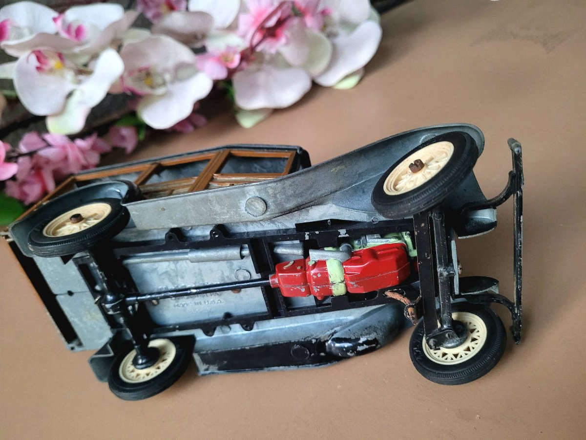 Vintage Collectable WOODY FORD PANEL TRUCK 854-5K-With Broken Steering Wheel, As Pictured