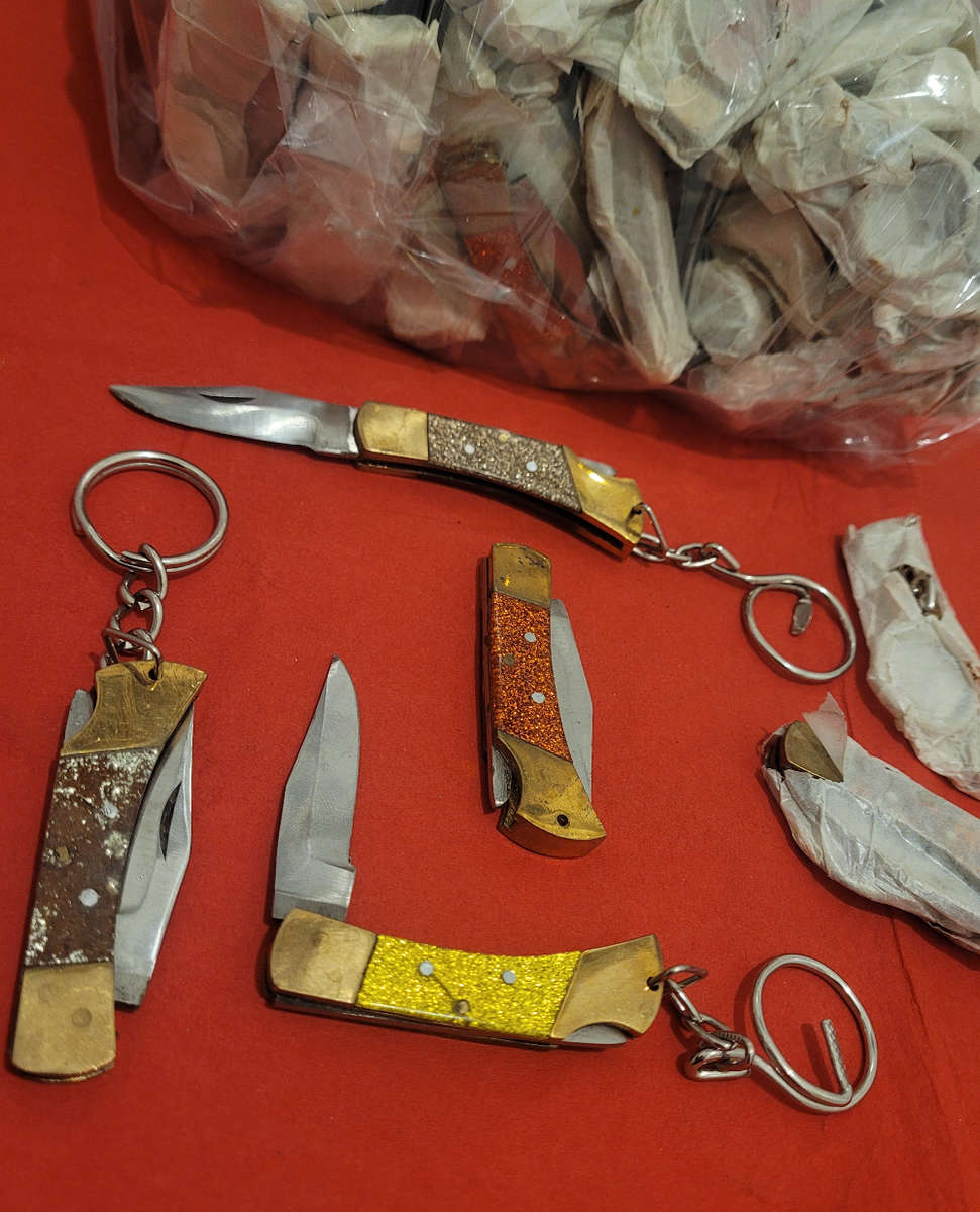 Unused.. Vintage Hand Made Brass-Capped Stainless Steel Mini Pocket Knives. (Bid Per Knife)