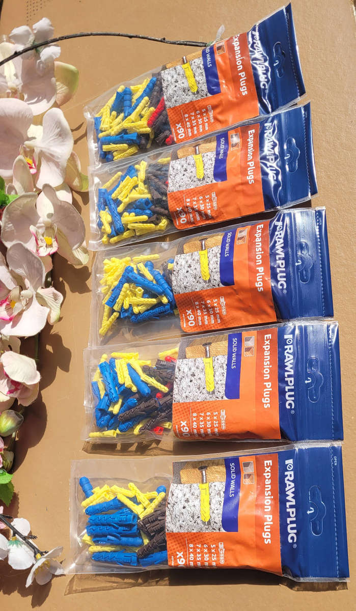 PRAWLPLUG  EXPANSION PLUGS Pack. (Bid Per Pack-To Take ALL 5 Packs)