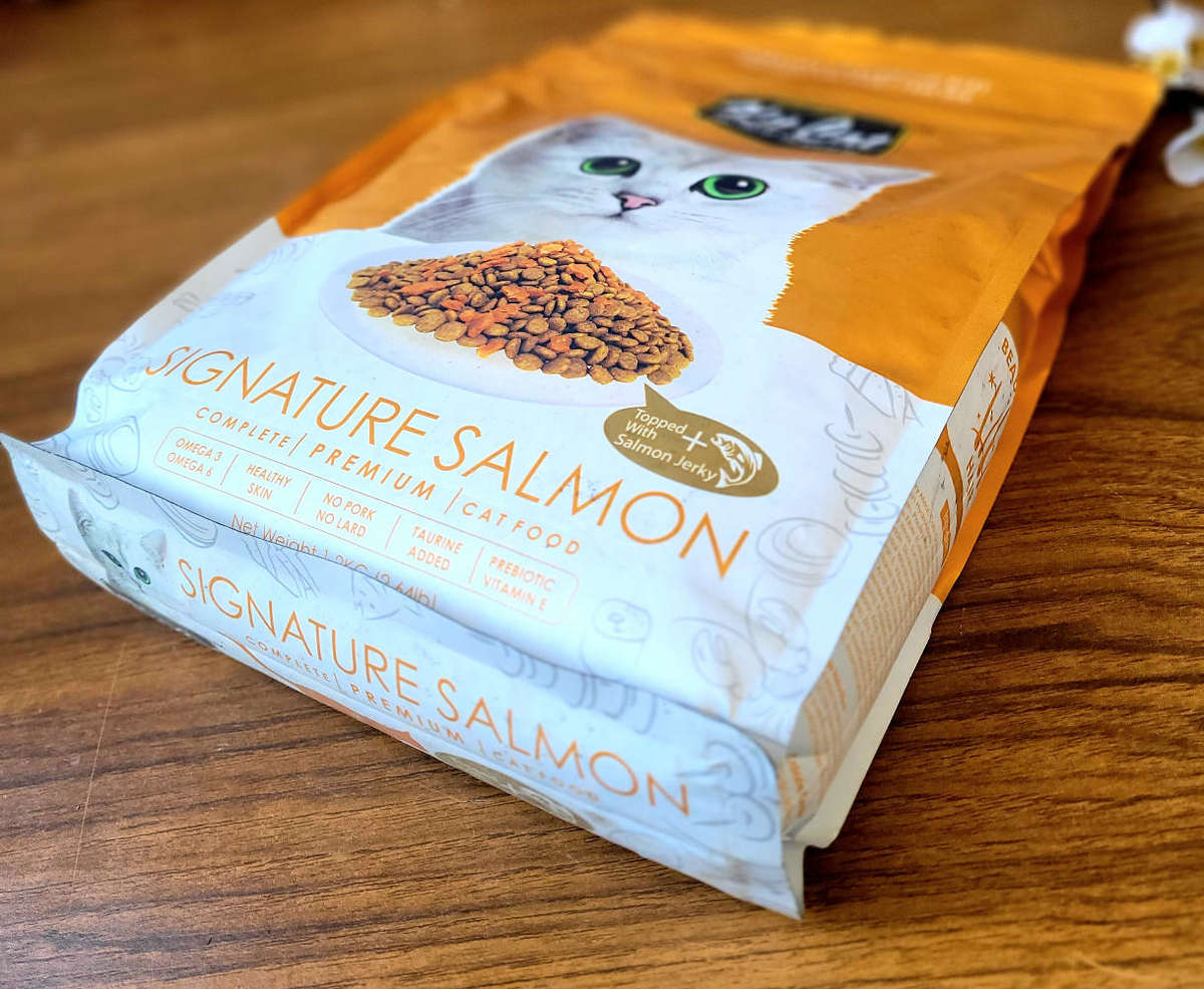 1.2Kg SIGNATURE SALMON Complete Balanced Diet For Cats