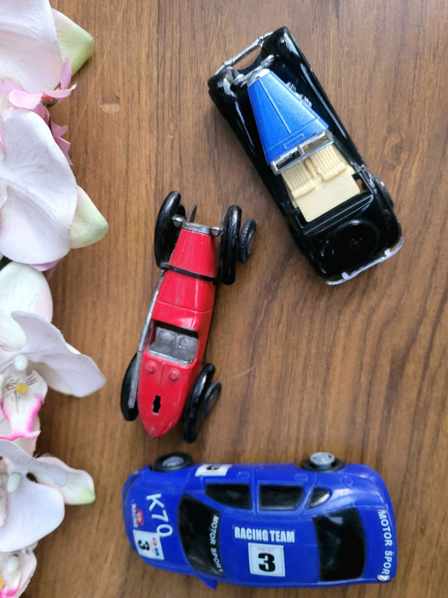 Vintage Collector`s Toys. (Lot 1)