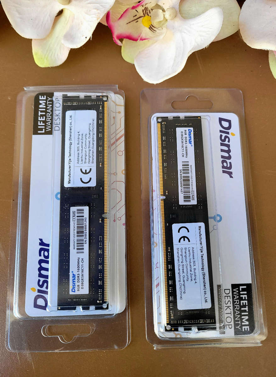 8 GB DESKTOP MEMORRY Card - Compatible With INTEL AMD-Up To 64 GB.  (Bid Per Piece)