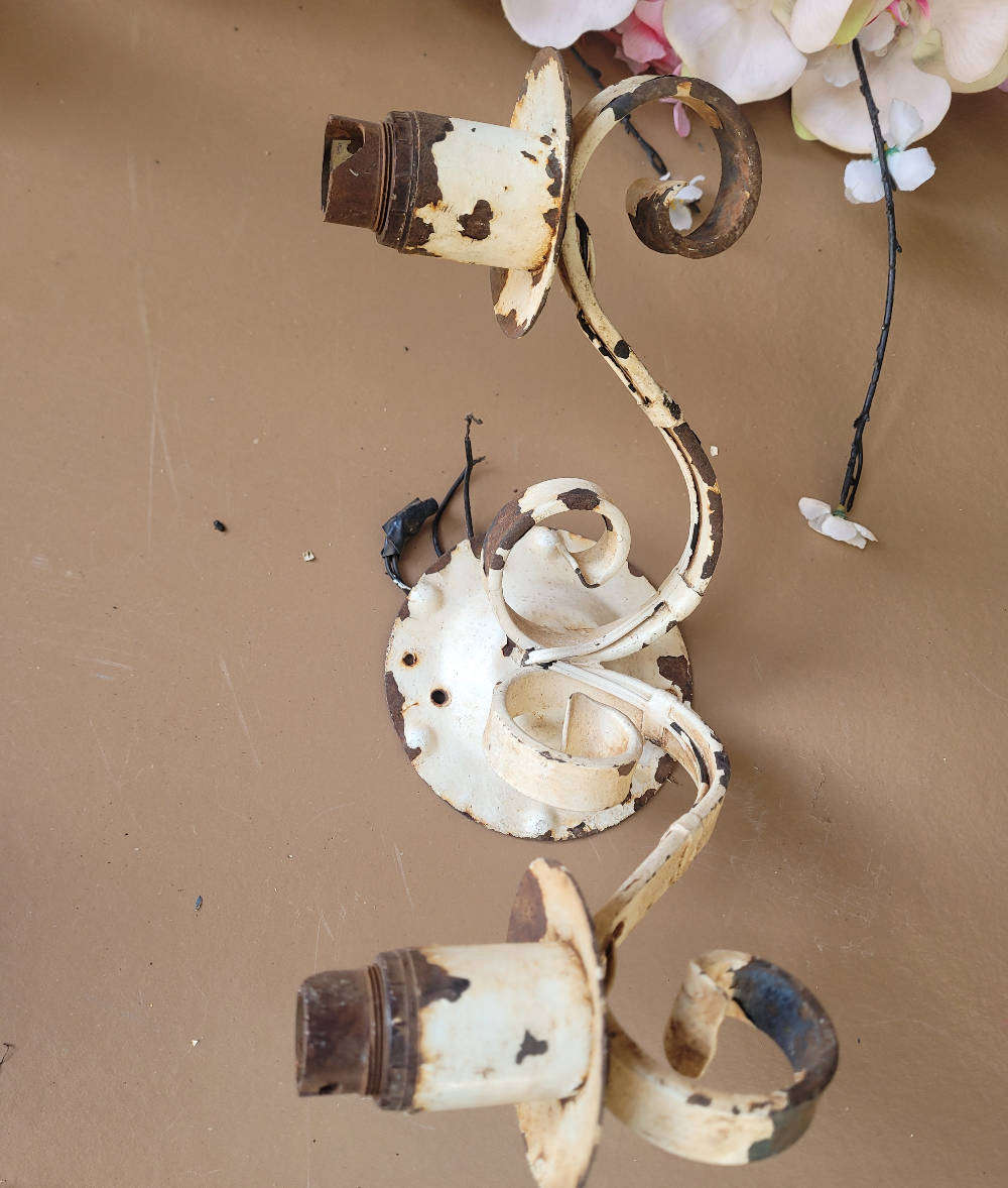 Antique chandelier/Light Fixtures (Bid per lot)