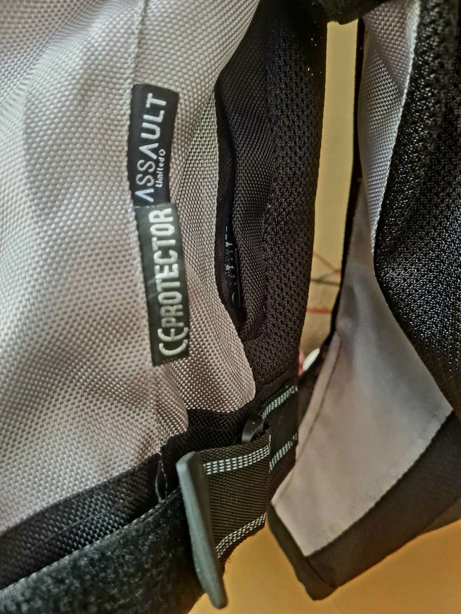 ASSSULT Quality Padded Bikers Jacket (S). USA 30 / ENGLAND 38