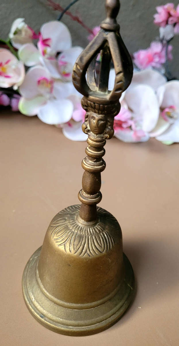 Medium-Sized Solid Brass TIBETAN/GHANTA Ritual Bell. Quite Loud!!  (19)cm Tall