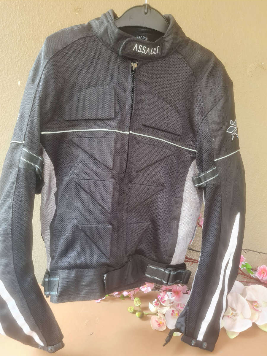 ASSSULT Quality Padded Bikers Jacket (S). USA 30 / ENGLAND 38