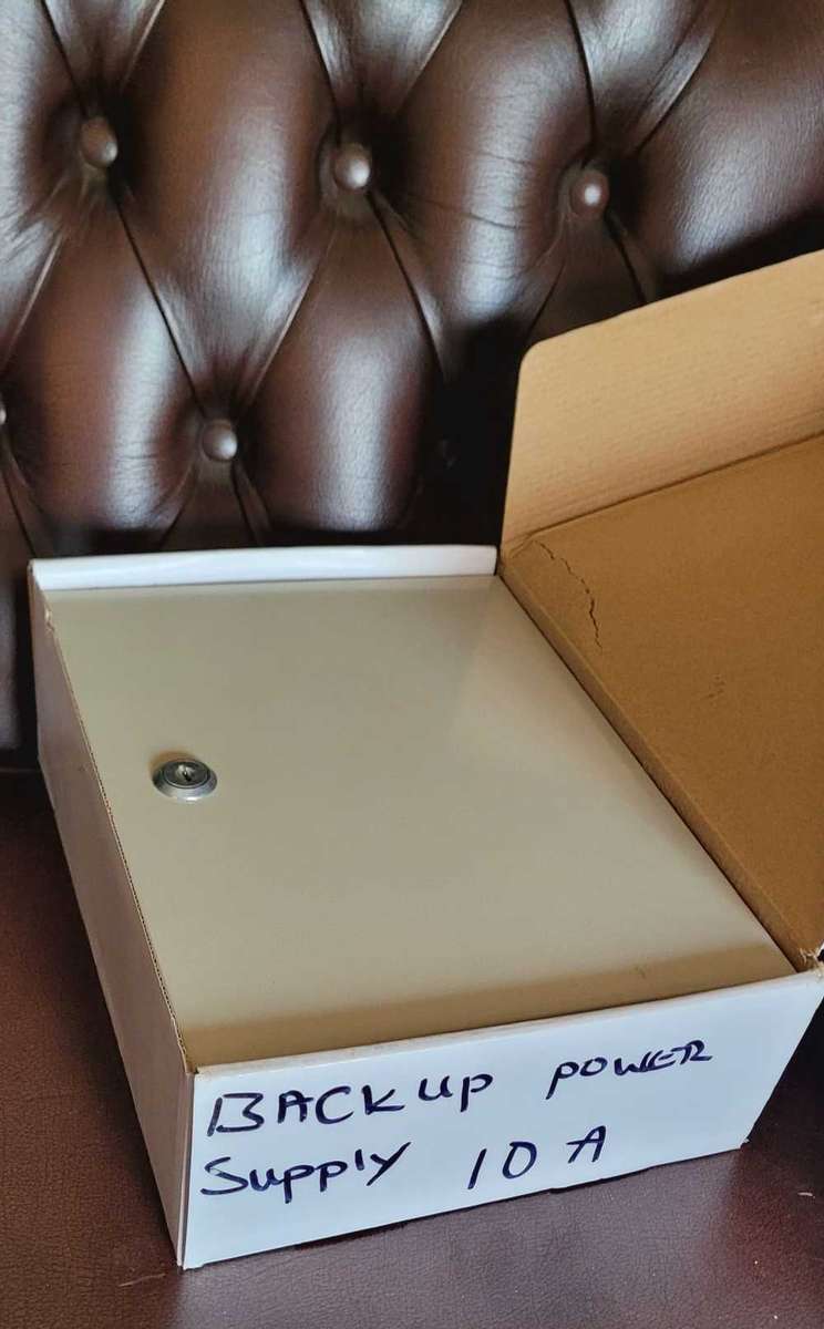 UNUSED 12v Back Up Power Supply. No Key/Screws