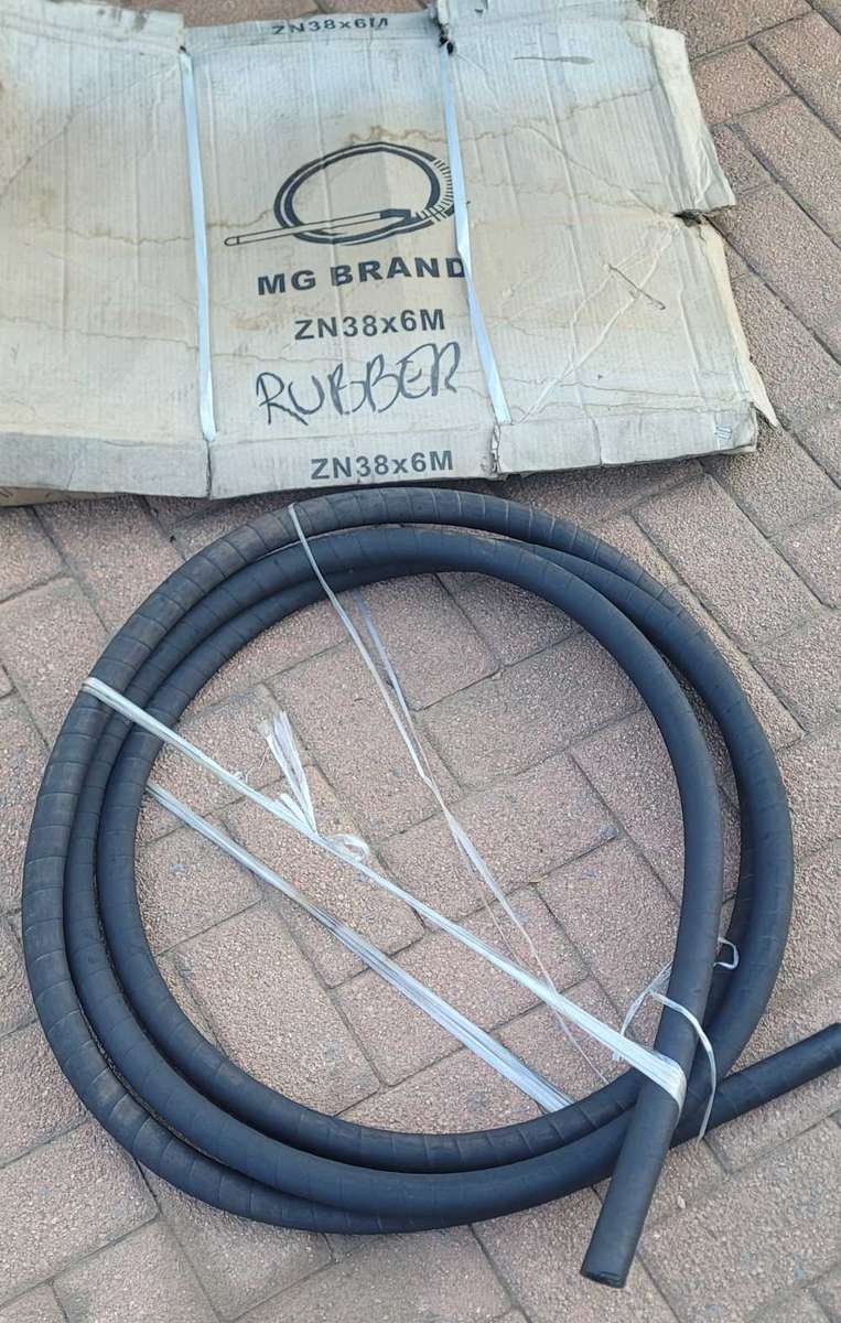 UNUSED 6m Heavy Duty Hydraulic Steel-Lined Rubber Hose. 33mm Diameter (Bid Per Piece)