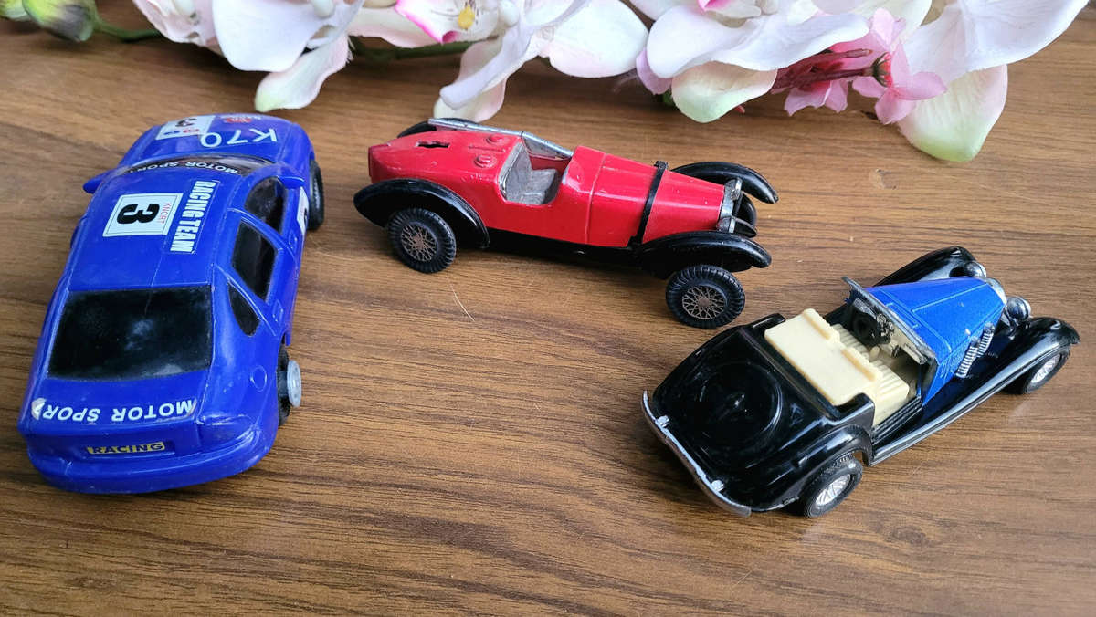 Vintage Collector`s Toys. (Lot 1)