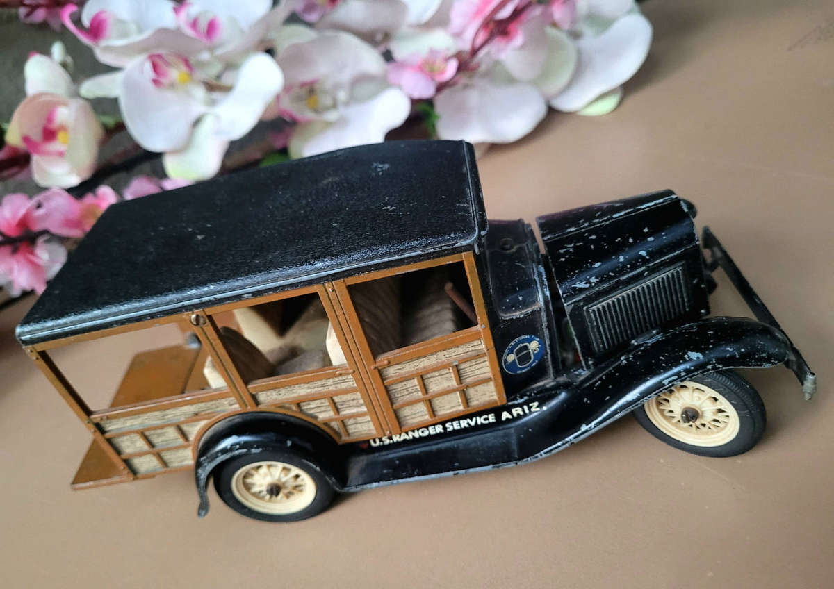 Vintage Collectable WOODY FORD PANEL TRUCK 854-5K-With Broken Steering Wheel, As Pictured