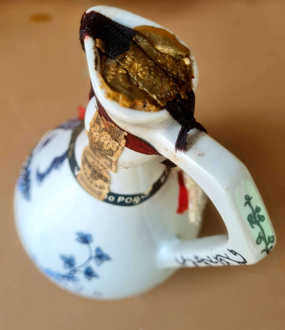 RARE...Floral Blue Wine Ceramic Jar. Full. Broken Seal With Very Light Leaks. Real Vinicola ALFE