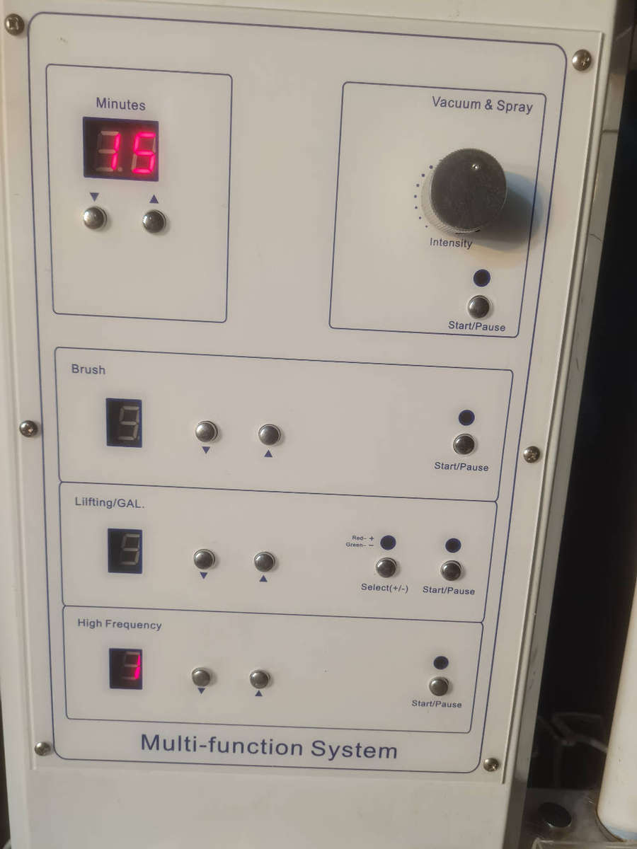 COLLECTION.. Professional Multifunction Spa Rejuvenation/Skin Care Machine (B-8618-11). Switches On