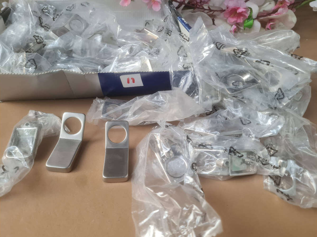 Designer Cabinet Drawer Handles  (Bid Per Piece )!!!