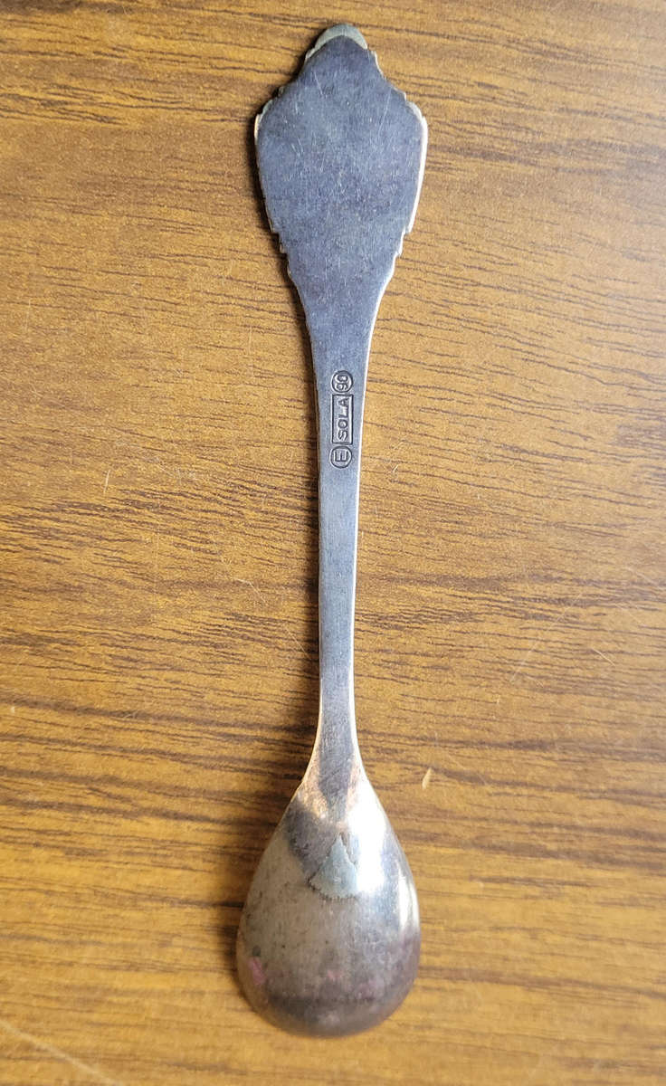 Various Souvenir  Decorative Spoons In A Velvet-Line Box (As Pictured)