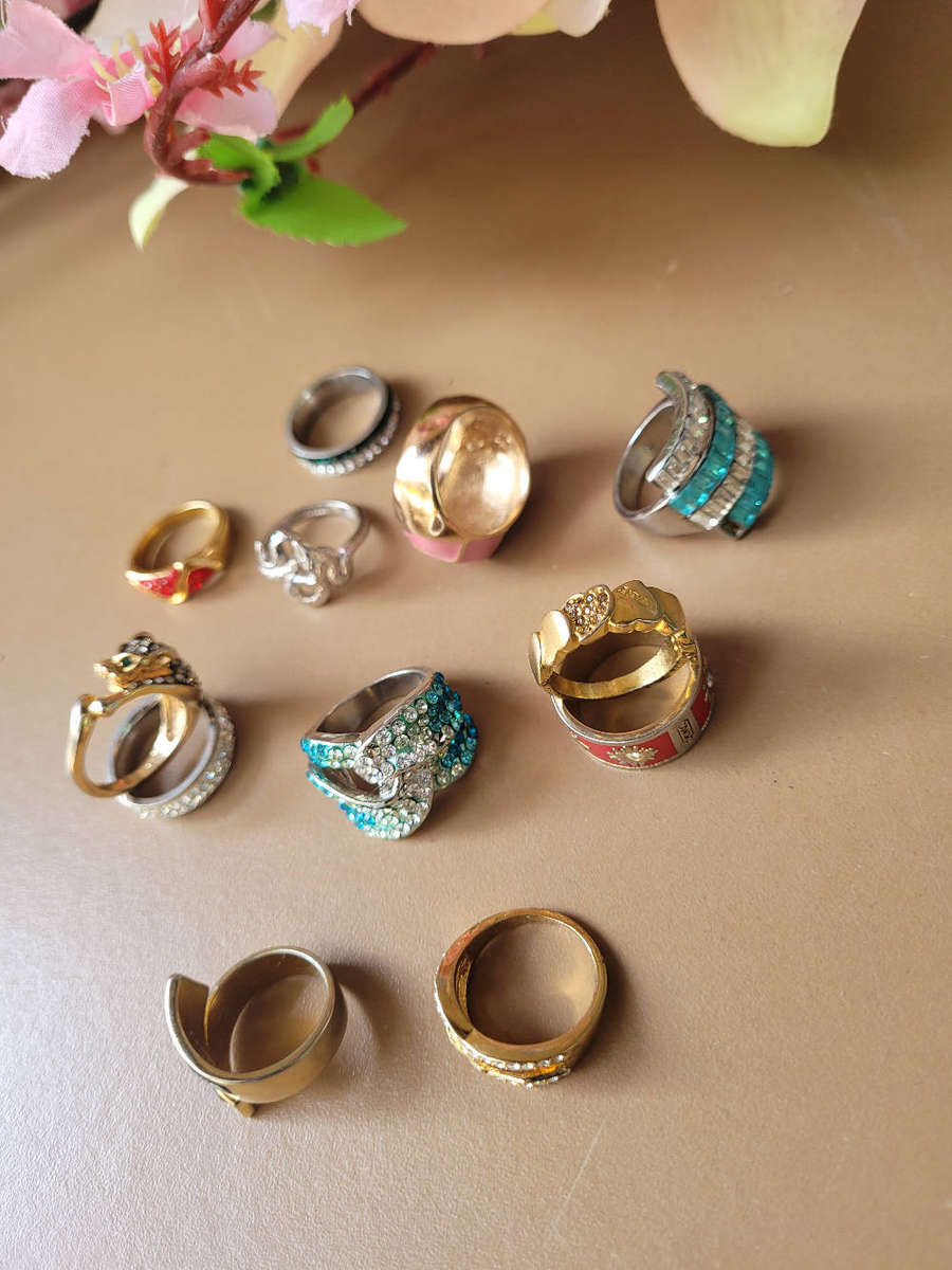 JOB-LOT Costume Jewellery. ( Bid Per Lot)