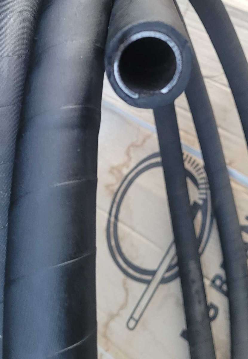 UNUSED 6m Heavy Duty Hydraulic Steel-Lined Rubber Hose. 33mm Diameter (Bid Per Piece)