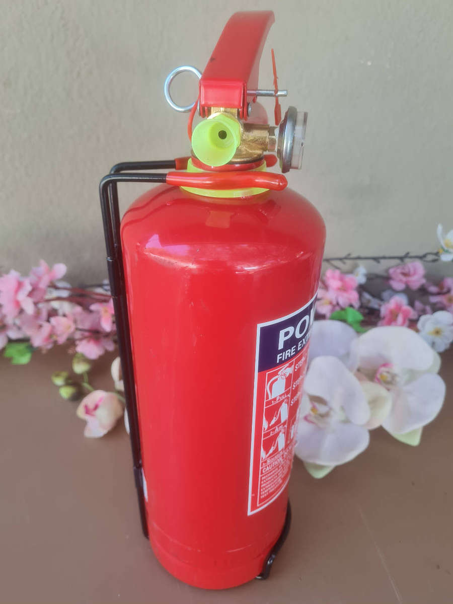 2Kg Clean-Used, Charged Fire Extinguisher (Almost Brand New)