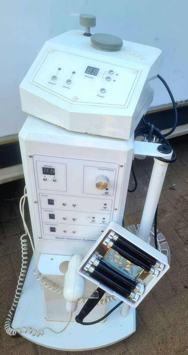 COLLECTION.. Professional Multifunction Spa Rejuvenation/Skin Care Machine (B-8618-11). Switches On