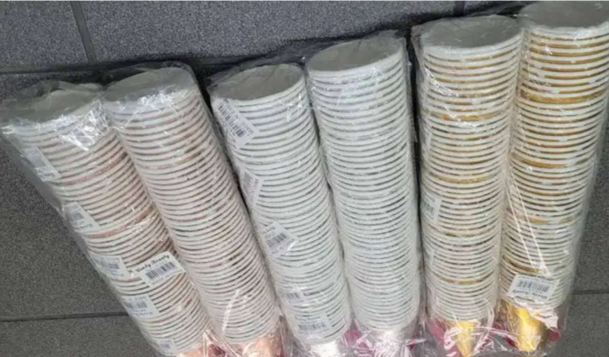 Birthday party plastic drinking cups - (Minimum order of 100)x.