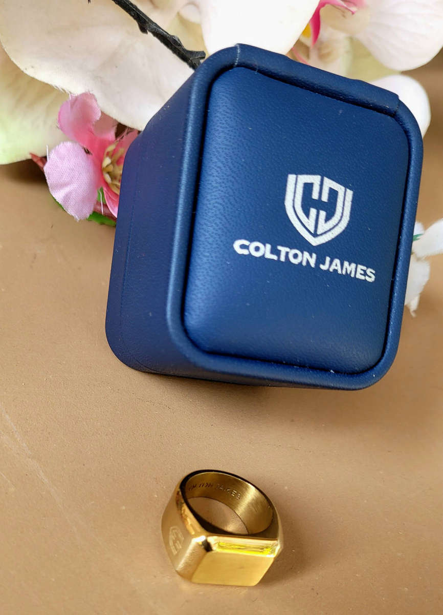 COLTON JAMES Clean-Used Men`s Delta Classic Signet Ring.