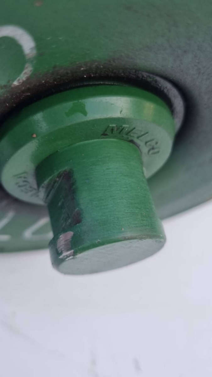 1.2m Heavy Duty Industrial Conveyor Belt Roller/Bearing Puller.  (Bid Per Piece)