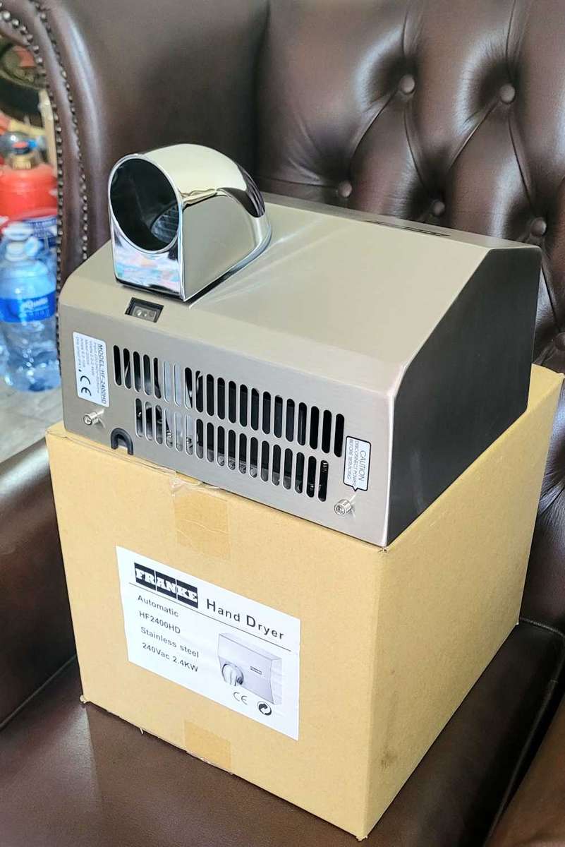 LAST ONE... Infra-red 2.4Kw Automatic Wall-Mount Hand Dryer (HF2400HD) - NO MOUNTING SCREWS